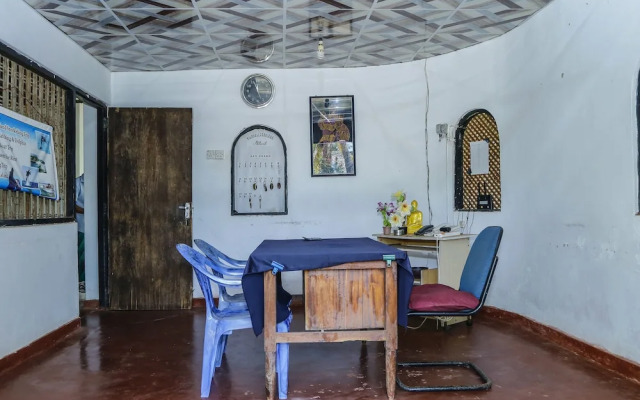 OYO 294 Nilaveli Corridor Hotel