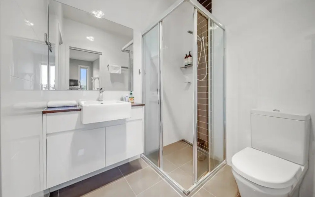Tranquil Apartment in Green, Well Connected Suburb