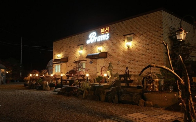 Jeongeup Brahms Pension A