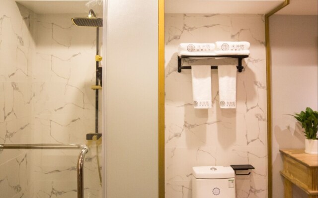 Weiyang Creative Hotel Chongqing Nanbin