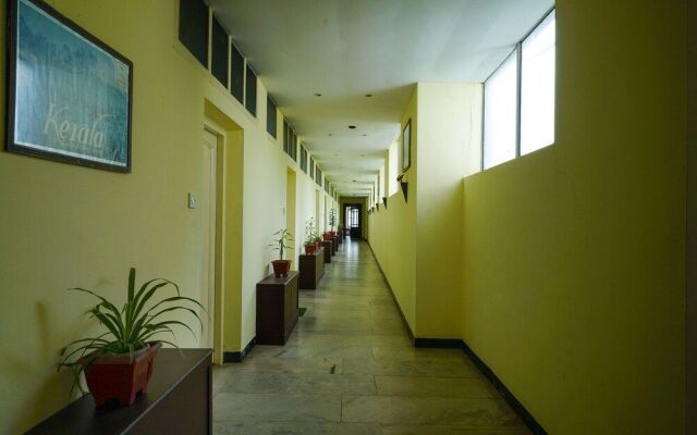 OYO 10637 Hotel Chandana Residency