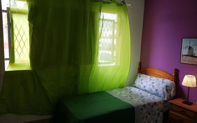 Low Cost Rooms Las Llaves 4