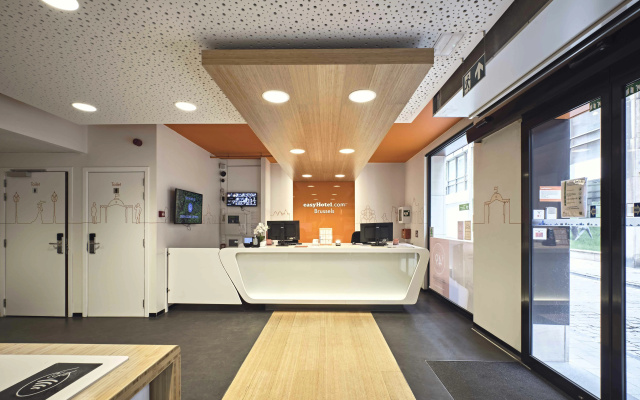easyHotel Brussels City Centre - Image 2