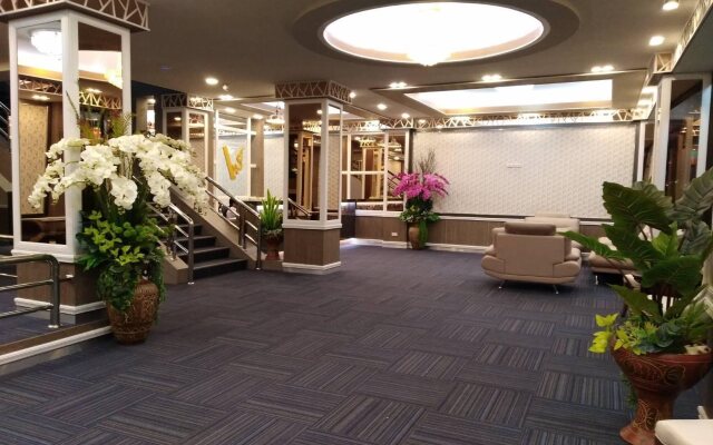 Grand Visanu Hotel