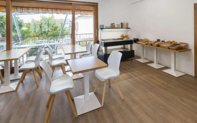 Sure Hotel by Best Western Saintes