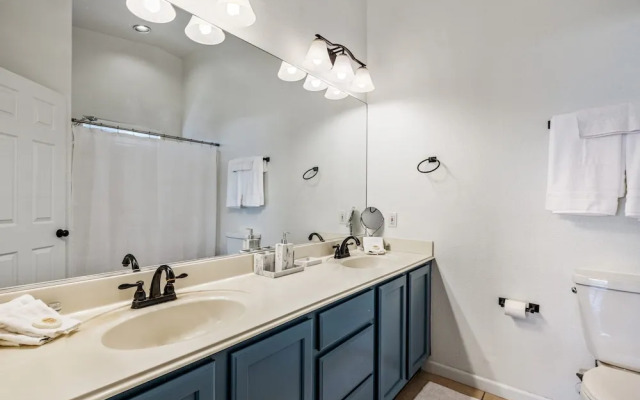 Alligator Vacation Home