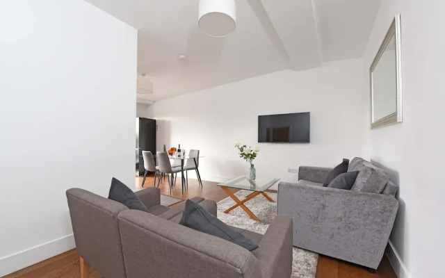 Modern & Spacious 2 Bed Apartment at Clapham Junction