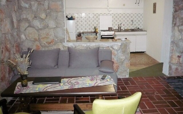 Impeccable 2-bed Apartment in Stari Grad