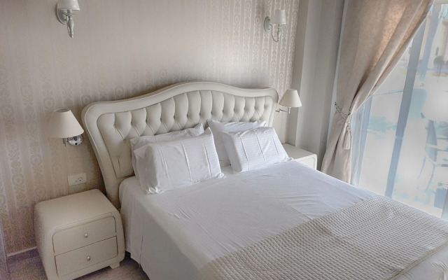 Alexandros Villa