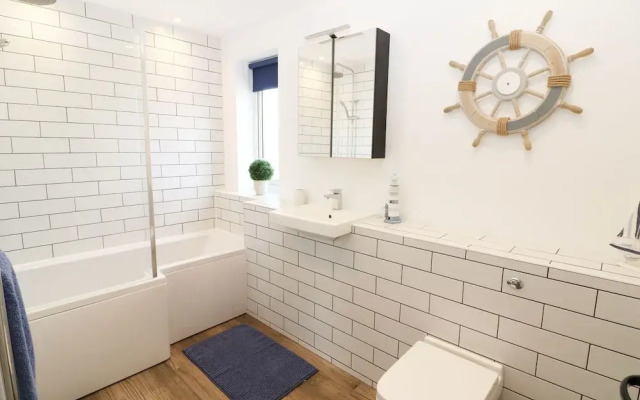 21 Llwyn Gwalch Estate