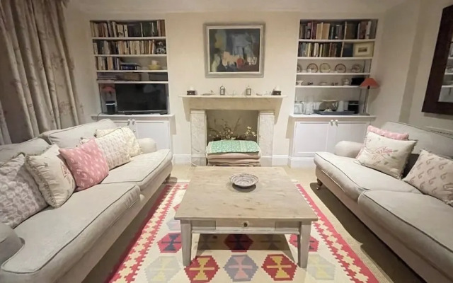 Second nest Chelsea