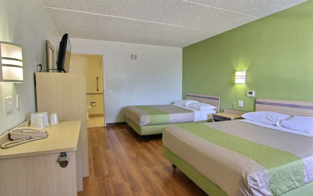 Motel 6 Austin, TX - Central Downtown UT