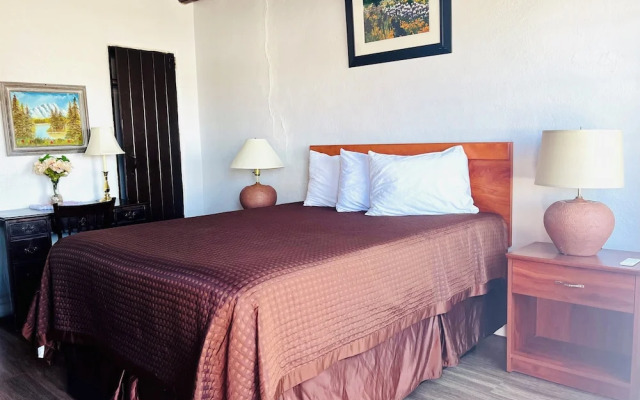 Cottonwood Court Motel