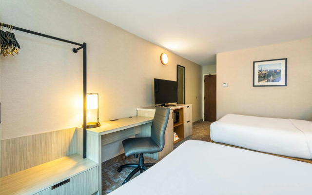 Comfort Inn Highway 401