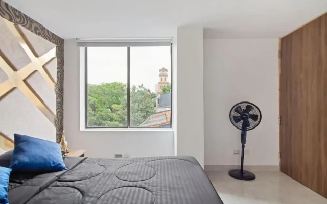 2bedroom with pooltable 1 block -Lleras