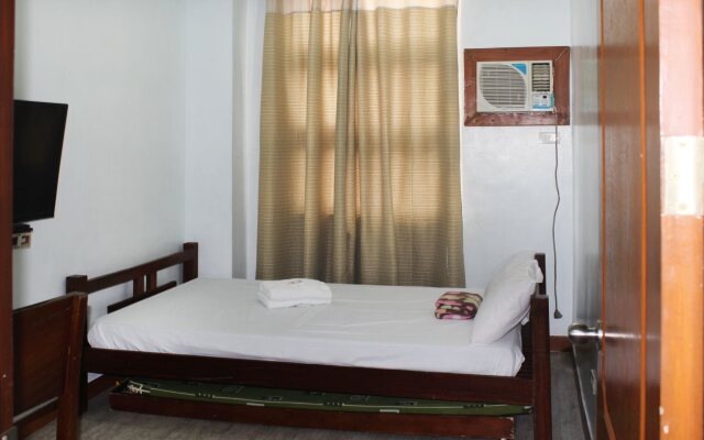 Rooms 498 Hostel