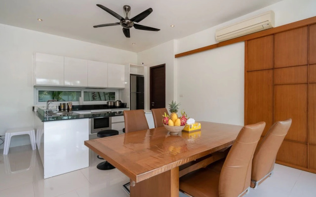 Miami-Style 2BR Pool Villa Janine Kamala