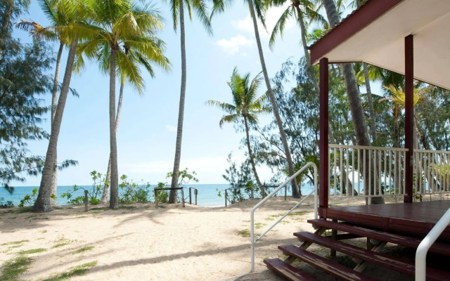 Ellis Beach Oceanfront Bungalows