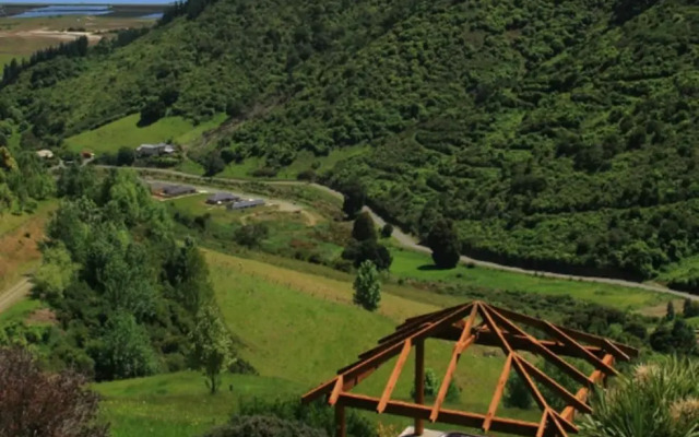 Parautane Lodge