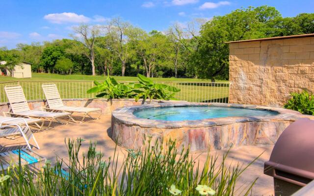 Gracelanda WW C302 in New Braunfels