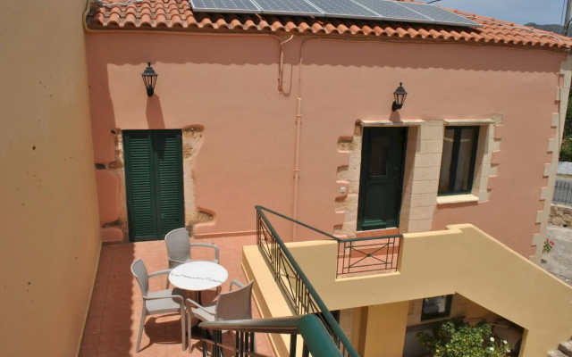 Skandalis Traditional Suites