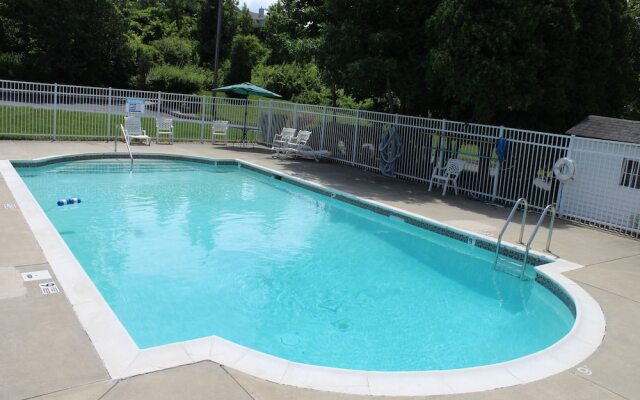 Days Inn by Wyndham Lenox MA