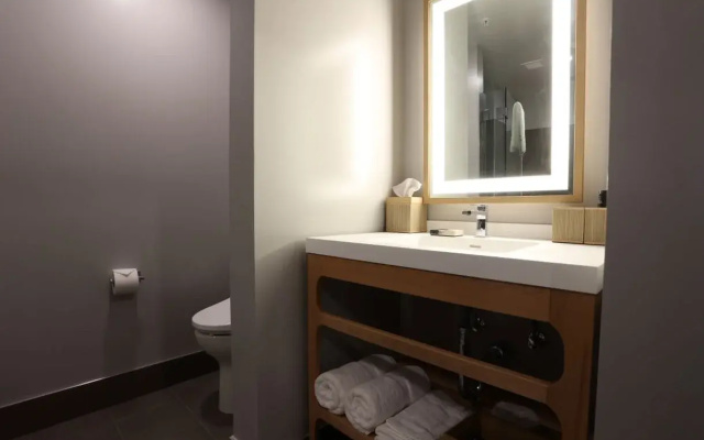 Cedartree Hotel Portland Hillsboro