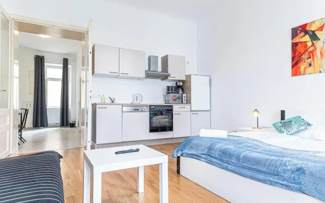 Comfy 2BR Flat Belvedere Vicinity