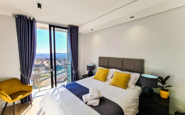 Ellipse Waterfall Upmarket Apartment