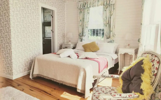 Lotus Restaurant & Home