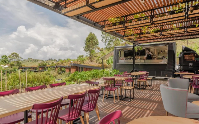 Joinn Houtel Guatape