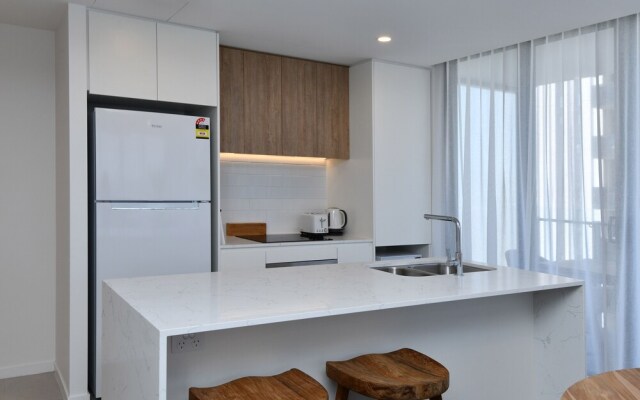 X Kirra Apartments