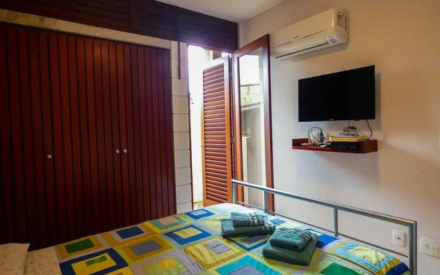 Casa c Wi-fi Jacuzzi e Churrasqueira em Guaec SP