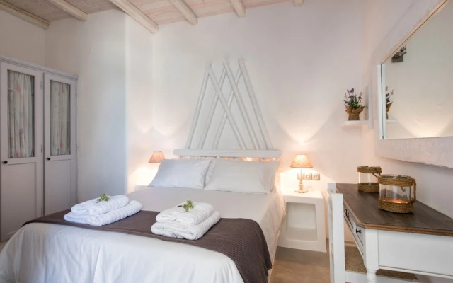 Blue Waves Suites & Apartments