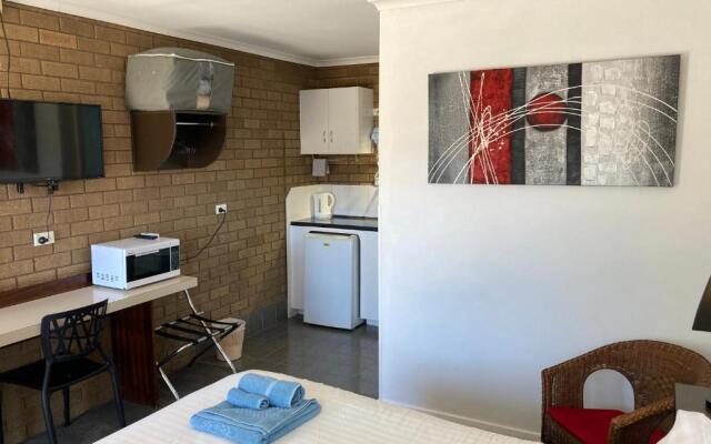 Camellia Motel