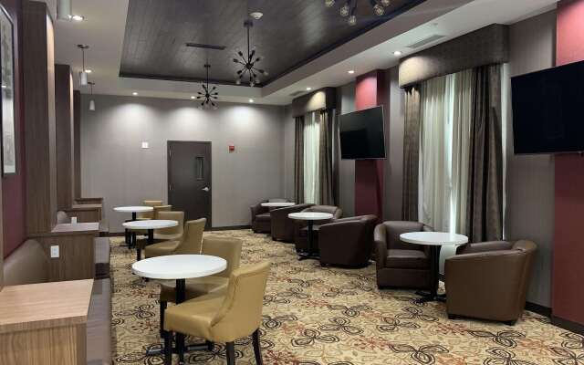 Best Western Plus Hinton Inn & Suites