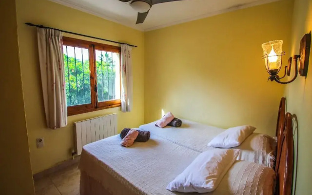 Simon - Pretty Holiday Property with Private Pool in Benissa