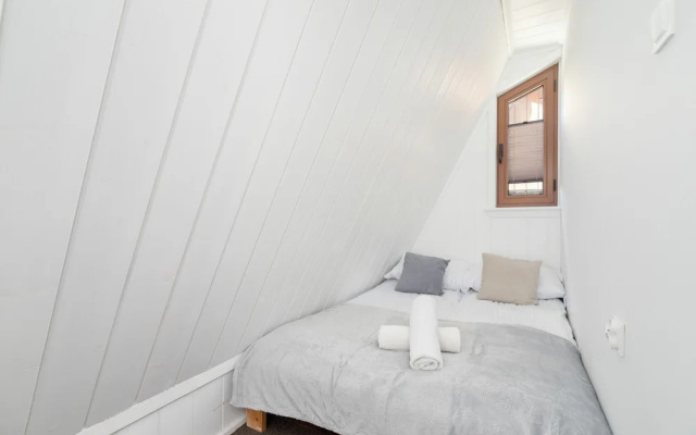 Rural Two-bedroom Apartment by Renters