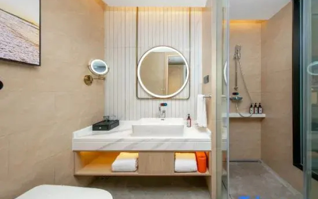 Vienna International Hotel (Chongqing Caijia Industrial Park Branch)