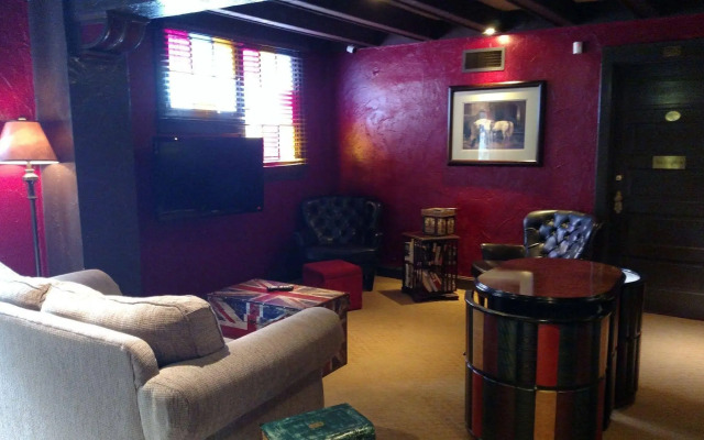 Ye Old English Inn