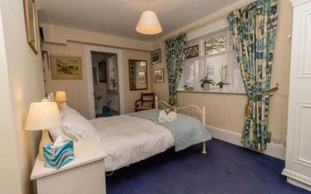 Water s Edge - From 300 Per Night