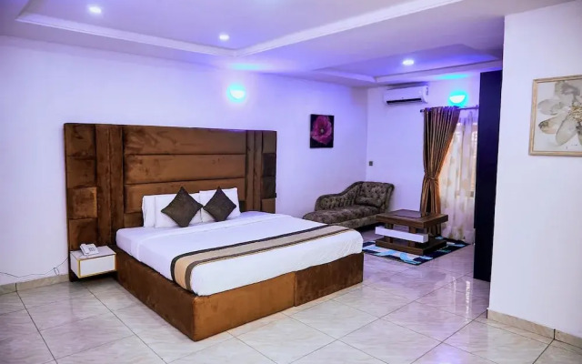 Executive Luxury Room - Sleeps 2 - Pool - Gym