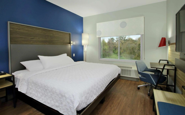 Tru by Hilton Mobile