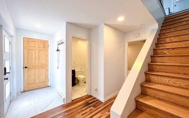 Hip Townhome With Garage Dt Mtl
