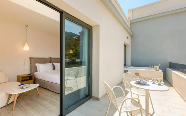 Samian Mare Hotel Suites & Spa