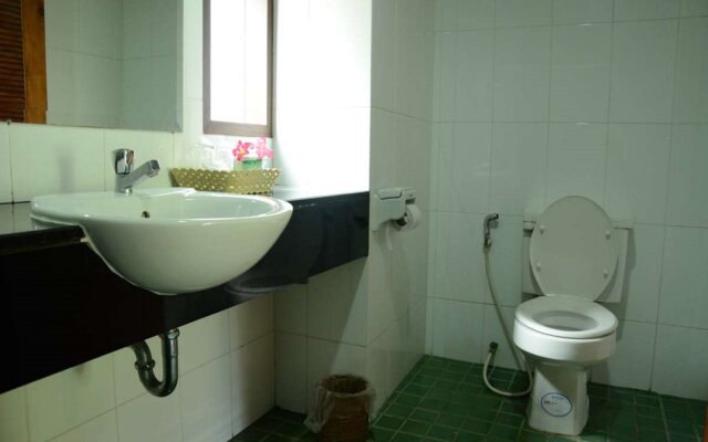 Cha Am Villa Beach (SHA Plus+)