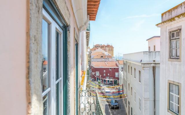 Alfama Spacious and Central Apartment, By TimeCooler