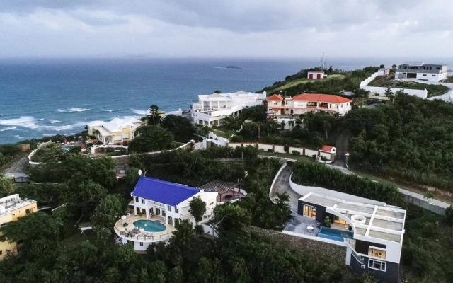 L'Agua by Island Properties Online