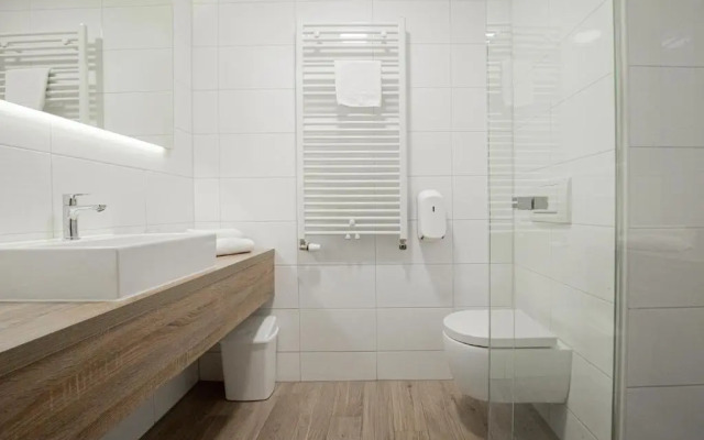 50/50 Hotel Belmont