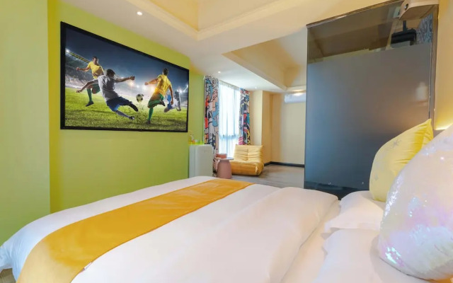 Wind Sleeping Color Hotel